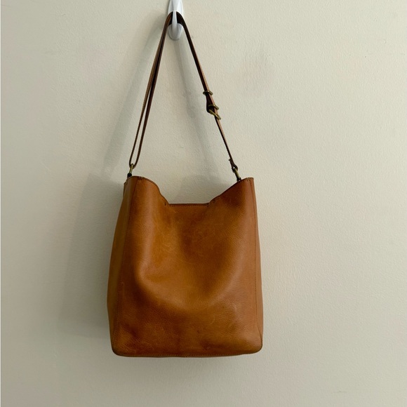Madewell Essential Bucket leather tan tote bag - Picture 2 of 16